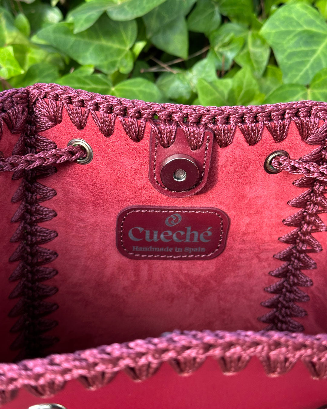 Bolso bombonera grande artesanal Olga L burdeos de cuero y crochet - Hecho a mano por Cueché