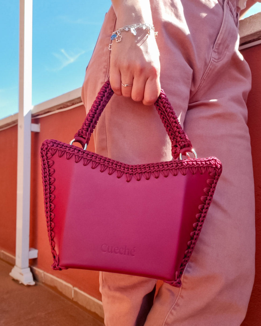 Bolso shopper pequeño artesanal Tatyana S burdeos de cuero y crochet - Hecho a mano por Cueché