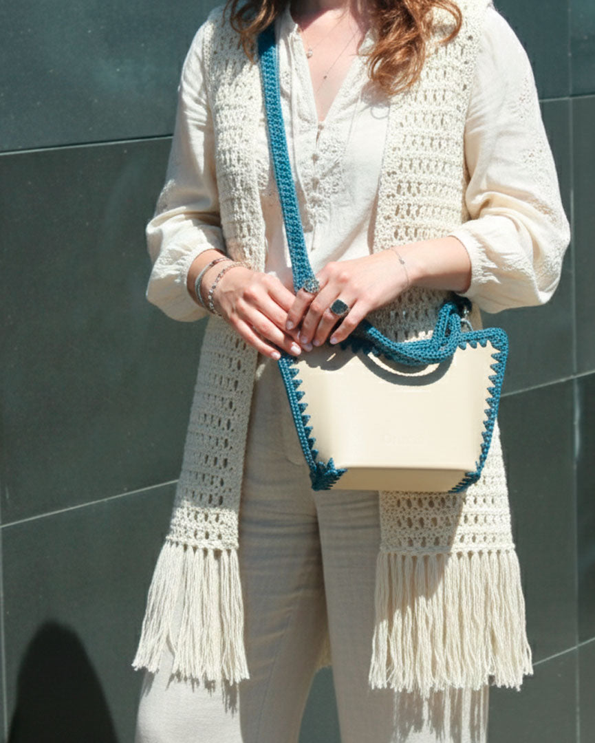 Bolso shopper pequeño artesanal Tatyana S beige y azul de cuero y crochet - Hecho a mano por Cueché