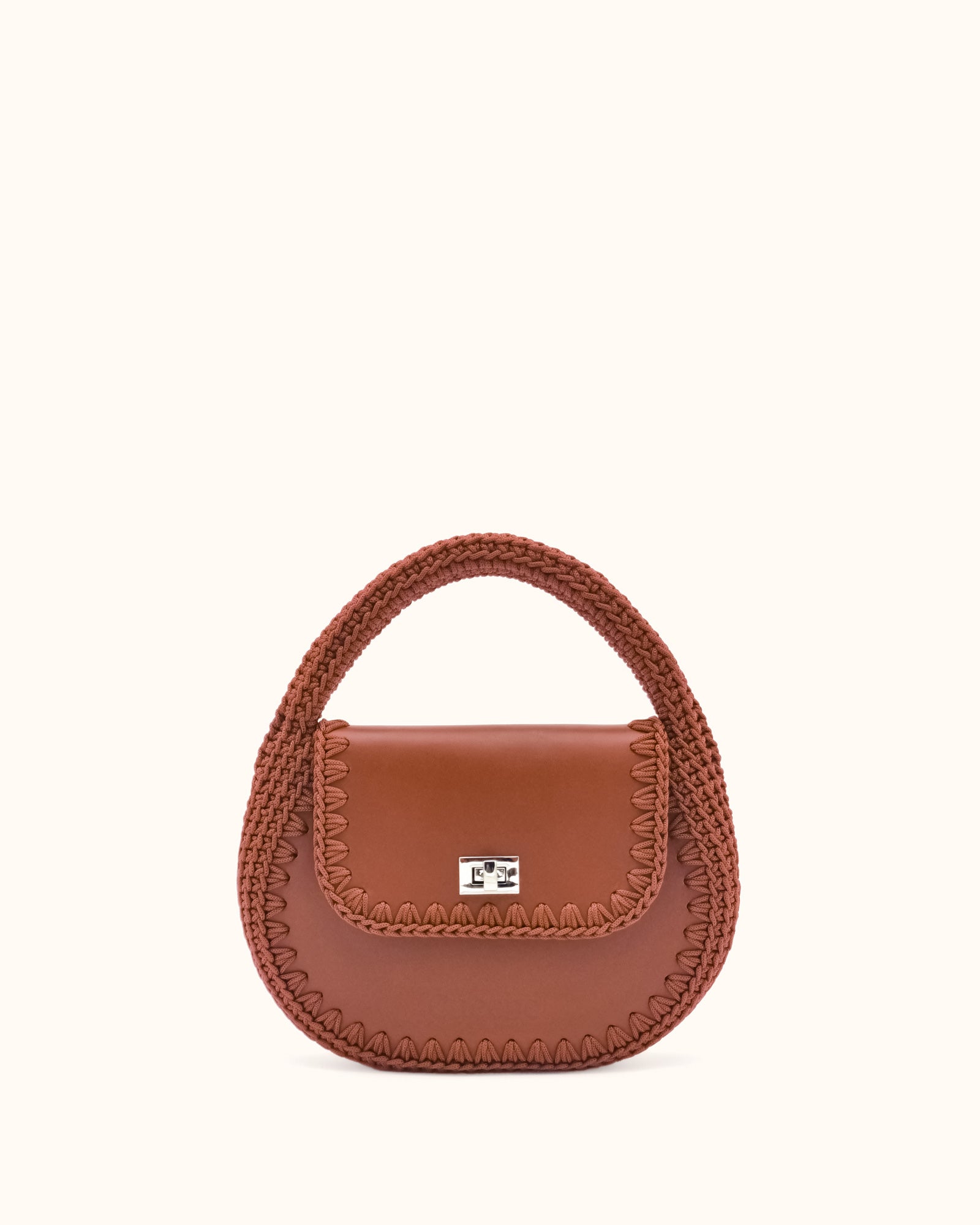 Bolso hobo pequeño Daria en color marrón, artesanal, de cuero y crochet hecho a mano por Cueché