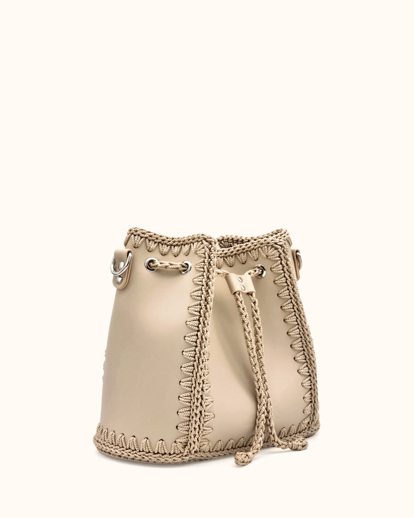 Bolso bombonera grande artesanal Olga L beige de cuero y crochet - Hecho a mano por Cueché