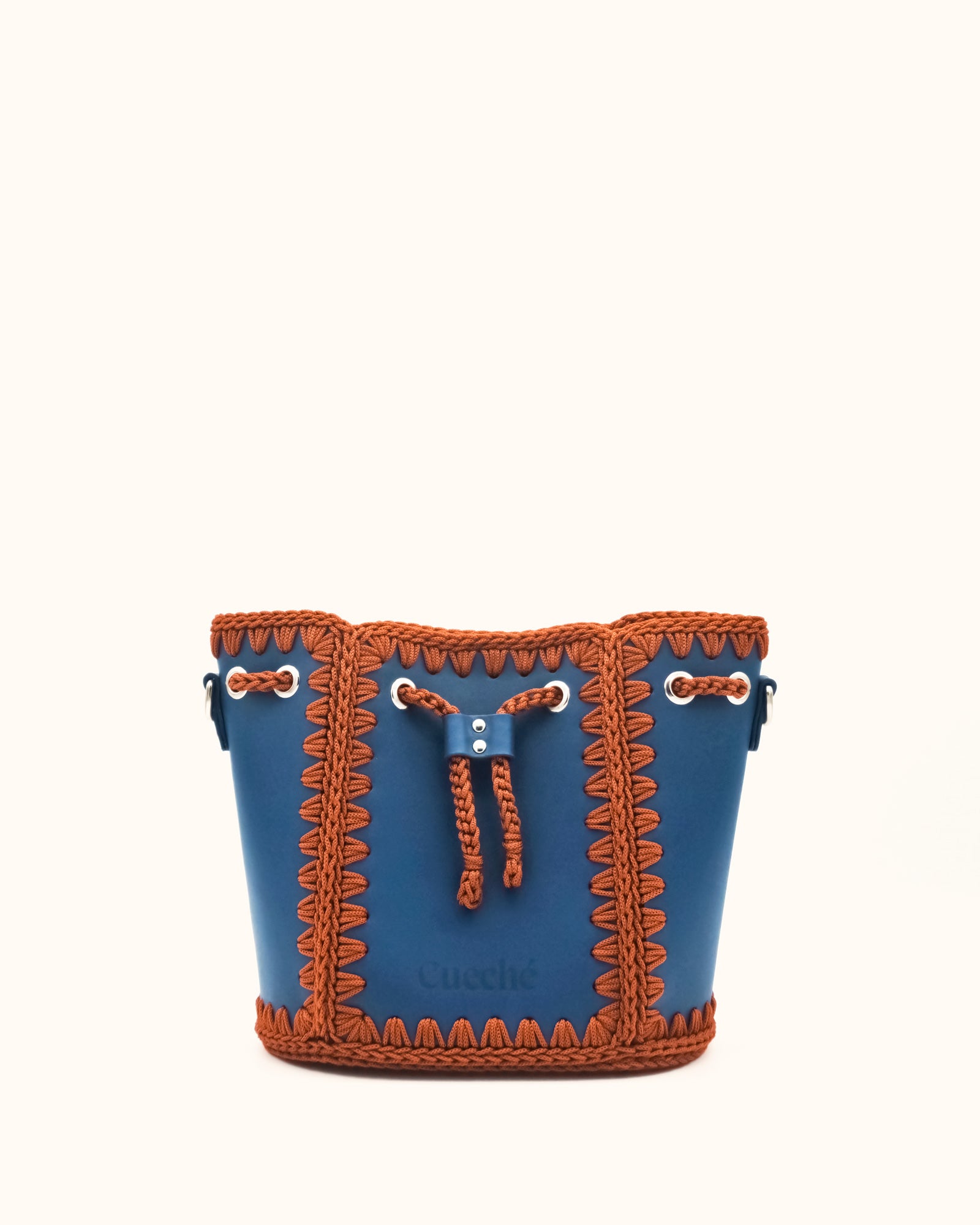 Bolso bombonera mediano artesanal Olga M azul y marrón de cuero y crochet - Hecho a mano por Cueché