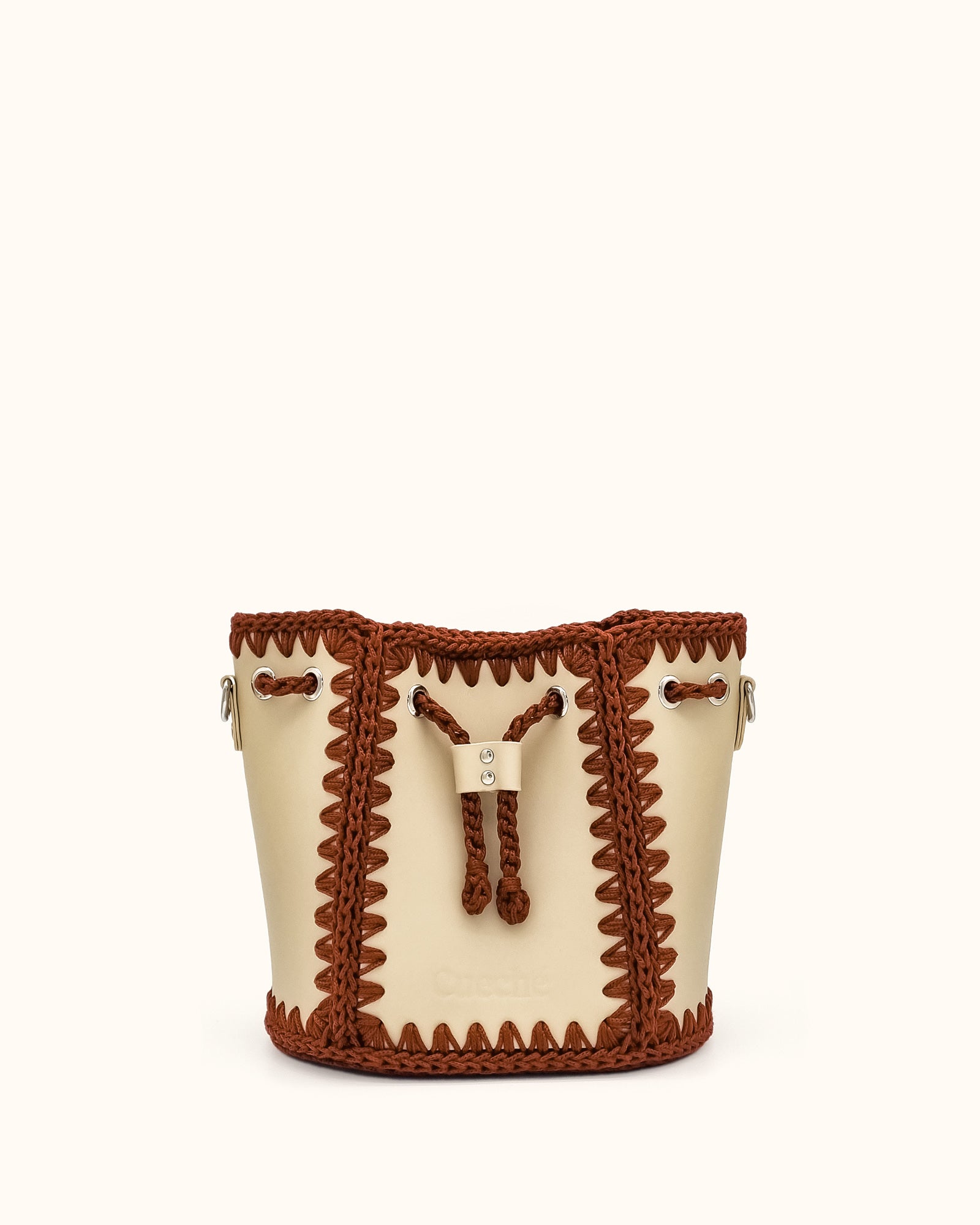 Bolso bombonera mediano artesanal Olga M beige y marron de cuero y crochet - Hecho a mano por Cueché