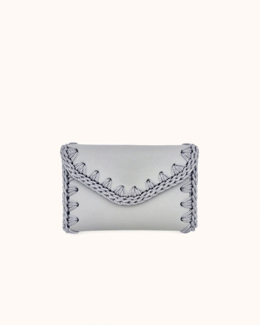 Monedero tarjetero artesanal gris perla de cuero y crochet hecho a mano – Cueché