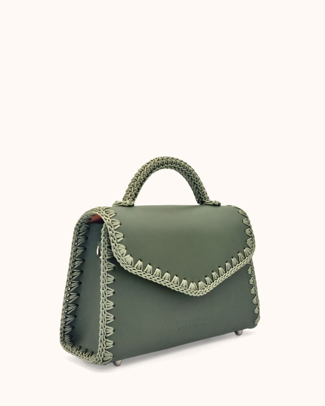 Bolso mediano tipo satchel Sofía M en color verde oliva, artesanal, de cuero con crochet hecho a mano por Cueché