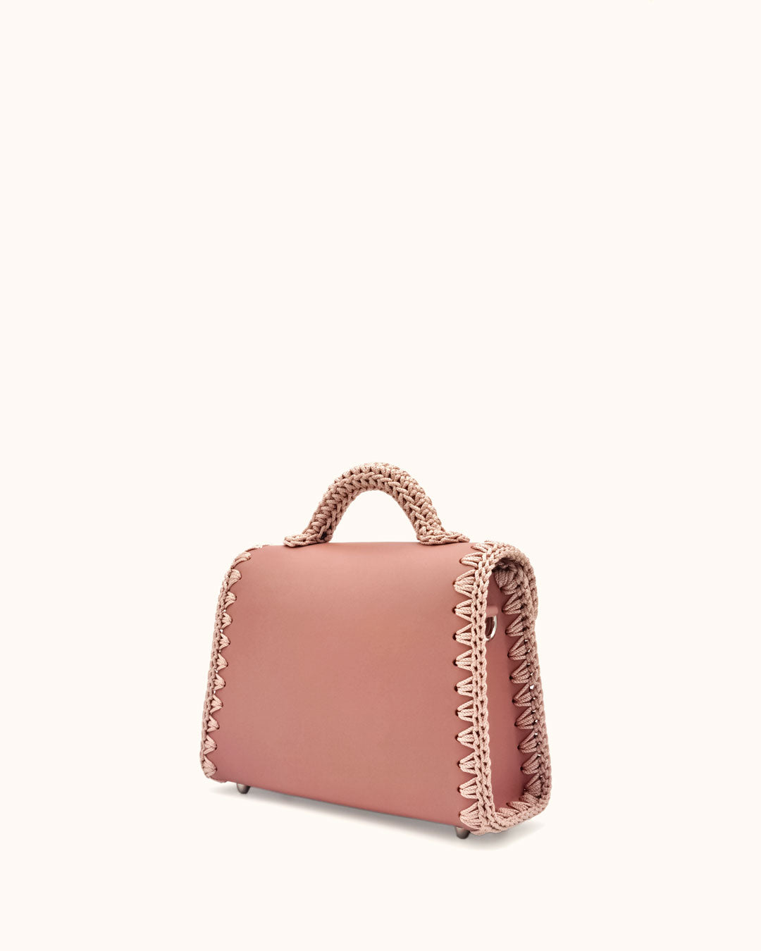 Bolso pequeño tipo satchel Sofía S en color rosa, artesanal, de cuero con crochet hecho a mano por Cueché